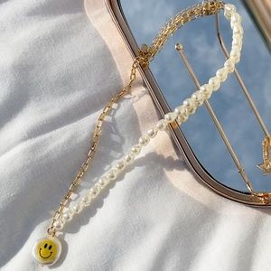 Super cute smiley face necklace!